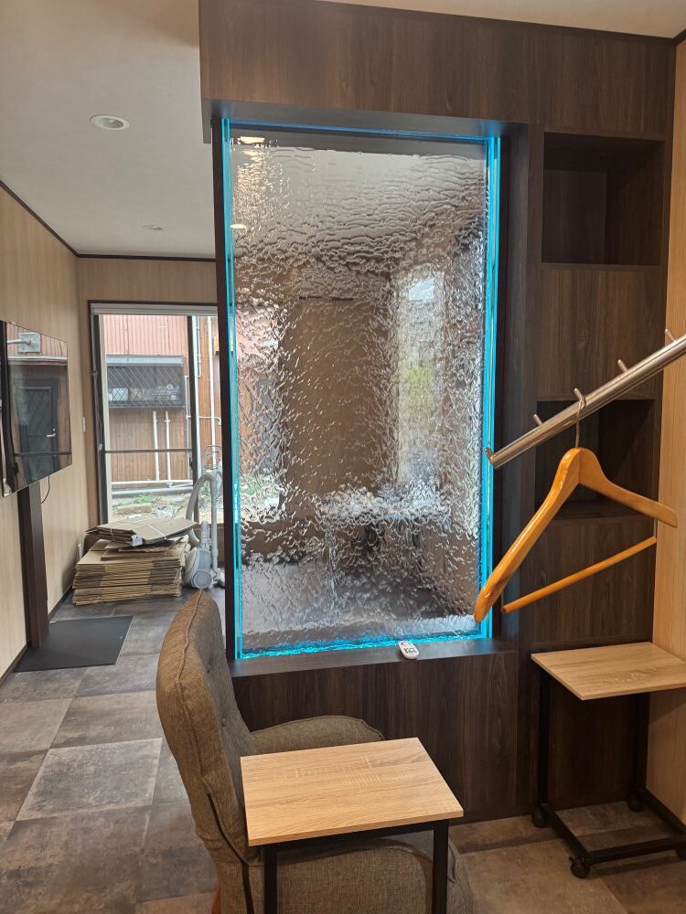 「水」が流れる家に